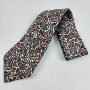 Brooks Brothers Tie Classic Paisley on Cream 100% Silk Tie EUC